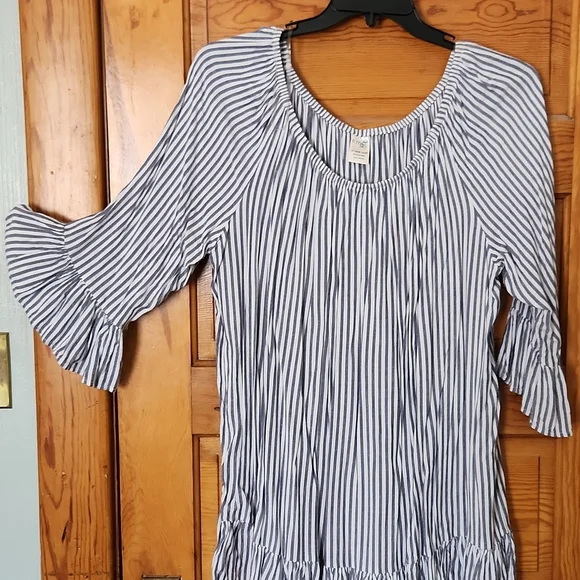 Flutter top blouse - Picture 2 of 3